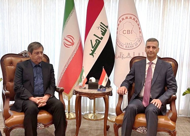 تأکید همتی بر پیگیری مطالبات از دولت عراق و استفاده از منابع بانک مرکزی در سیستم بانکی این کشور