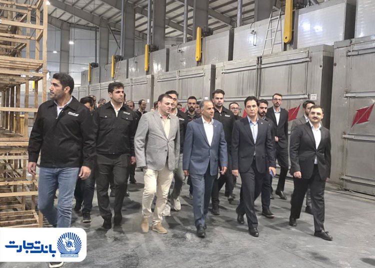  تقویت همکاری های بانک تجارت و شرکت «آکو باتری» 